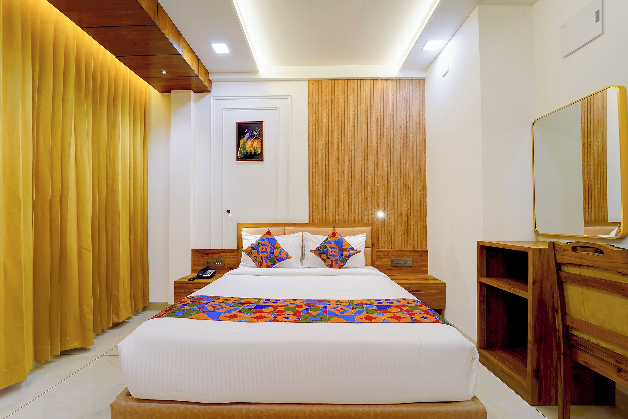Egyptian cotton sheets, premium bedding, in-room safe, desk
