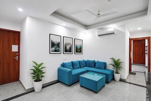 Lobby sitting area - Fabhotel Urban Nest (Gurugram)