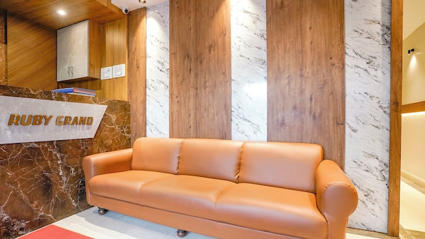 Living area - Fabhotel Ruby Grand (Mumbai)