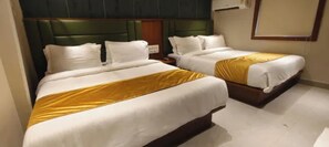 Egyptian cotton sheets, premium bedding, in-room safe, desk - Fabhotel Ruby Grand (Mumbai)