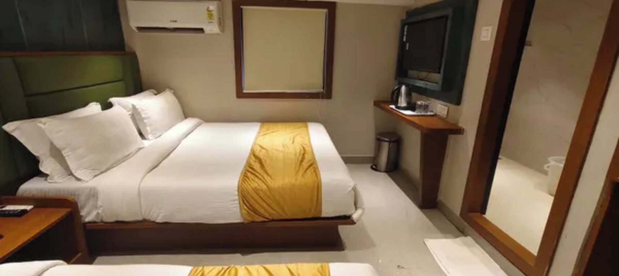 Deluxe Room | Egyptian cotton sheets, premium bedding, in-room safe, desk