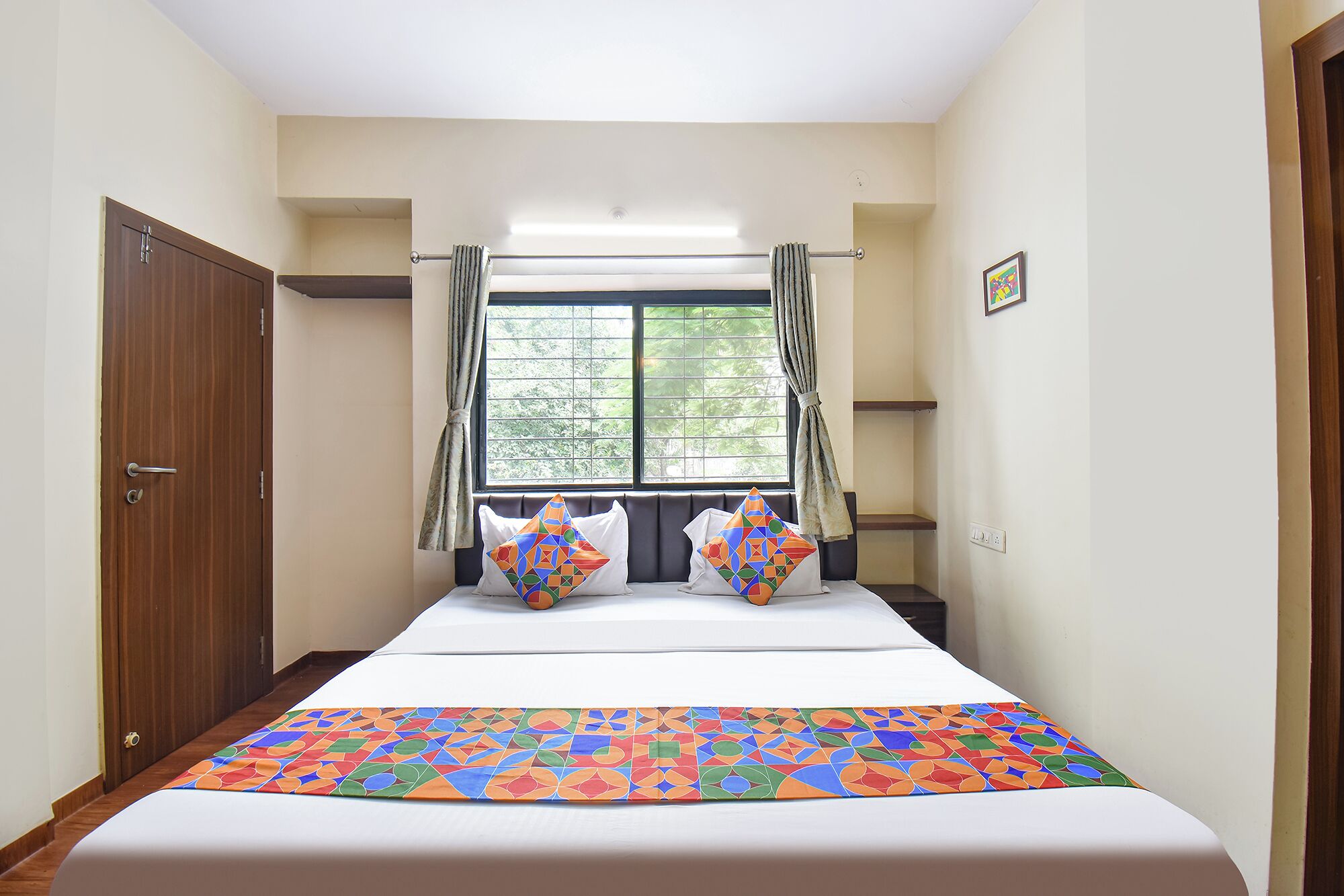 Premium Room | Egyptian cotton sheets, premium bedding, in-room safe, desk