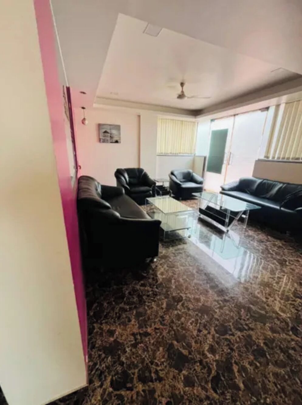 Kawasan tempat duduk lobi