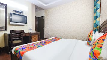 Egyptian cotton sheets, premium bedding, in-room safe, desk
