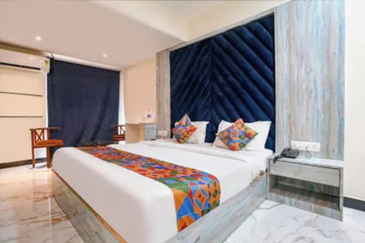 Premium kamer | Lakens van Egyptisch katoen, luxe beddengoed, een kluis op de kamer