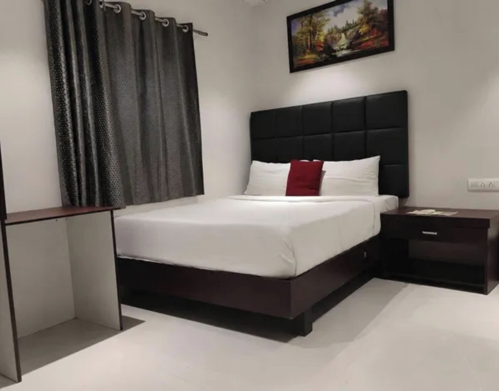 Habitación Premium | Sábanas de algodón egipcio, ropa de cama de alta calidad, caja fuerte