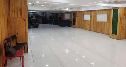 Fabhotel Grand Suites