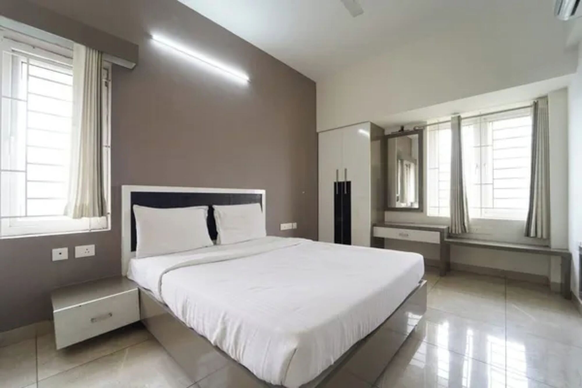 Habitación Deluxe | Sábanas de algodón egipcio, ropa de cama de alta calidad, caja fuerte
