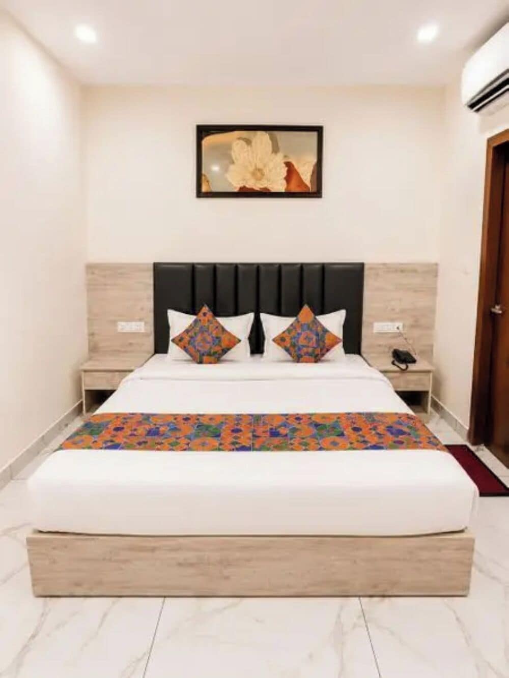 Premium Room | Egyptian cotton sheets, premium bedding, in-room safe, desk