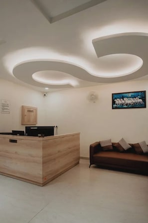 Reception - Fabhotel K9 Regency (Zirakpur)