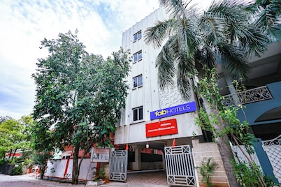 Fabhotel Akshaya Bheemas Inn