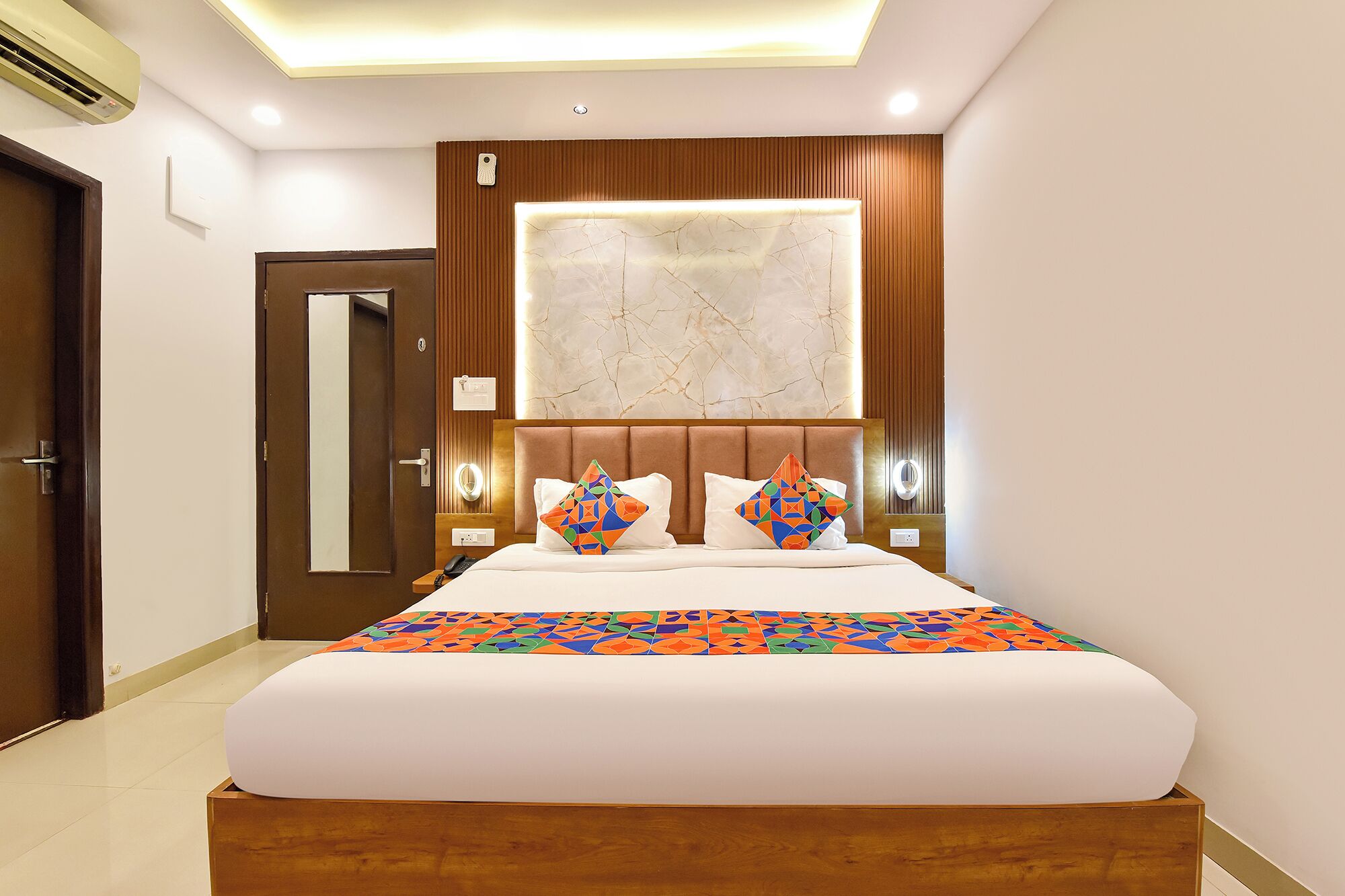 Phòng Deluxe | Bộ trải giường bằng vải cotton Ai Cập, bộ đồ giường cao cấp 