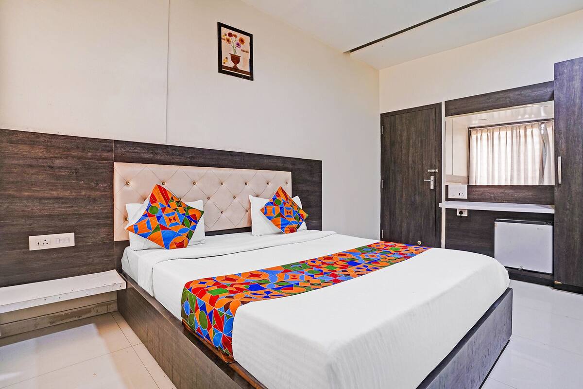 Family Room | Egyptian cotton sheets, premium bedding, in-room safe, desk