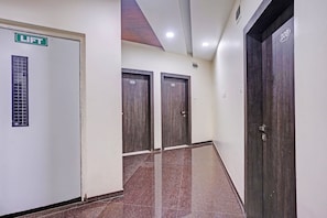 Lobby - Fabhotel Food Hub (Niphad)