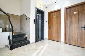 Staircase - Fabhotel Ocean (Indore)
