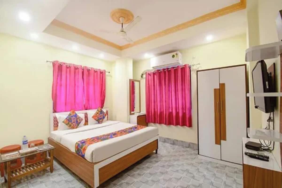 Premium Room | Egyptian cotton sheets, premium bedding, in-room safe, desk