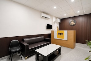 Reception - Fabhotel Luxora (Noida)