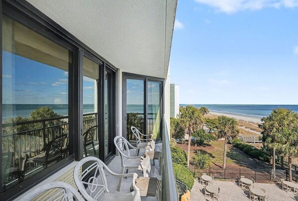 Property grounds - 1 BR Oceanfront Pet Friendly Fall Upgrades! (Myrtle Beach)