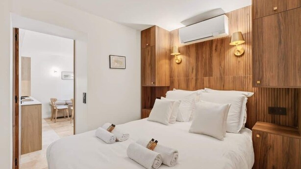2 bedrooms, iron/ironing board, WiFi, bed sheets - In the heart of Paris, new flat for 6, with AC (Paris)