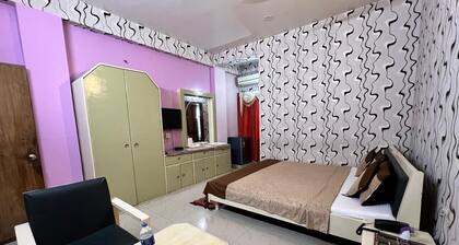 El-lora Hotel in CB