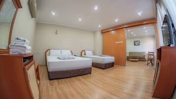 Room, 1 Bedroom, Smoking, Balcony | 1 bedroom