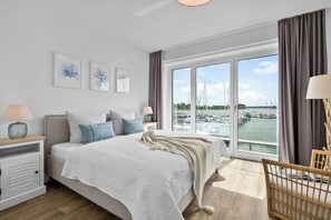 3 makuuhuonetta, silitysrauta/-lauta, ilmainen Wi-Fi, vuodevaatteet