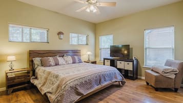 4 bedrooms, iron/ironing board, WiFi, bed sheets