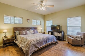 4 bedrooms, iron/ironing board, WiFi, bed sheets - Single level 3 bedroom house in Pagosa Springs with a fenced backyard (Pagosa Springs)