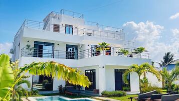 Villa | Pool | Outdoor pool