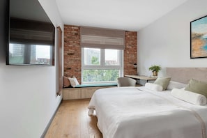 1 Schlafzimmer, Schreibtisch, Bügeleisen/Bügelbrett, Reisekinderbett