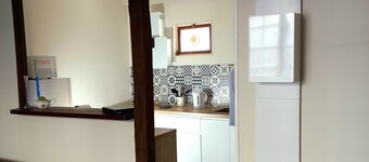 A peaceful and cozy apartment right in the heart of downtown, within easy walking distance of everything