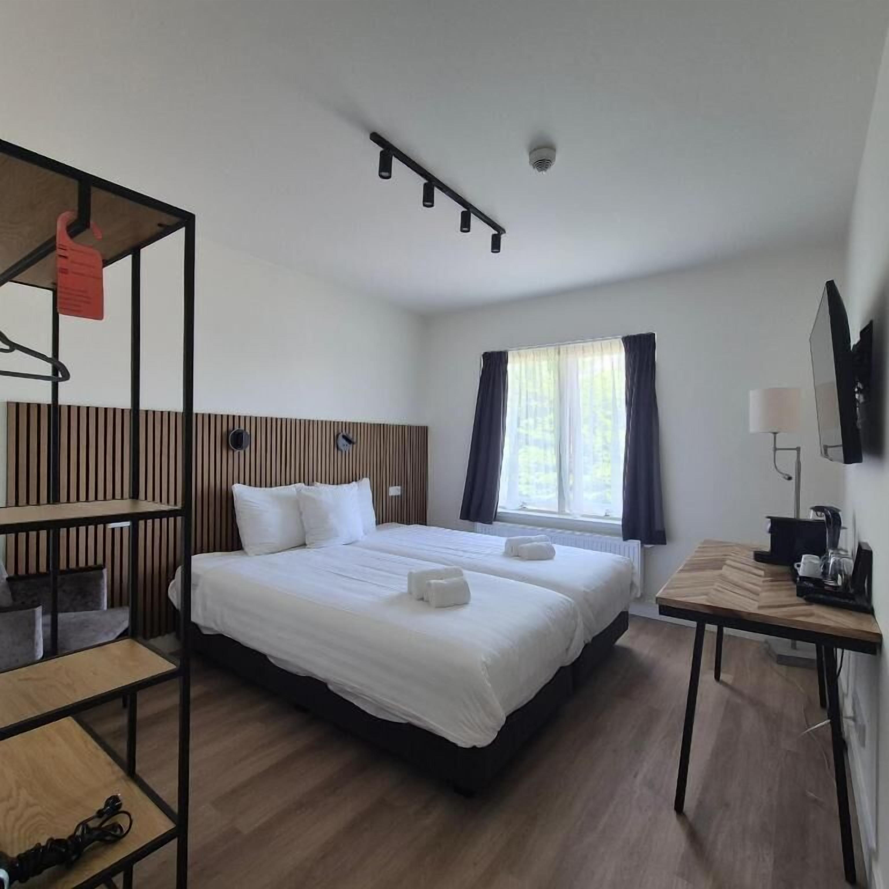 In-room safe, free WiFi