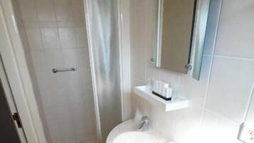 Standard Twin Room | Bathroom
