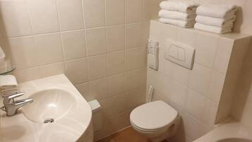 Chambre Triple | Salle de bain