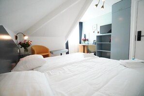 Standard Twin Room | Peti besi dalam bilik, Wi-fi percuma 