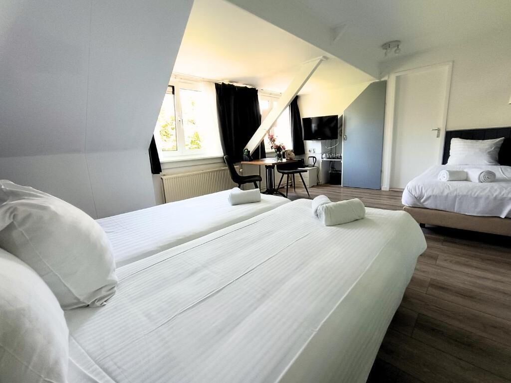 In-room safe, free WiFi