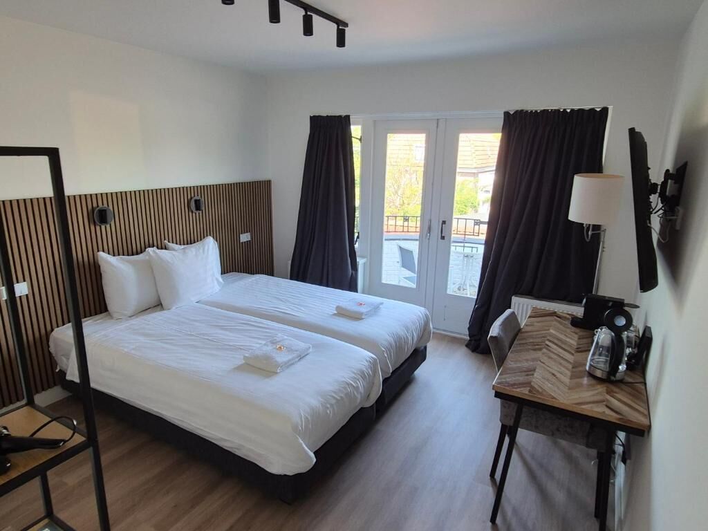 In-room safe, free WiFi
