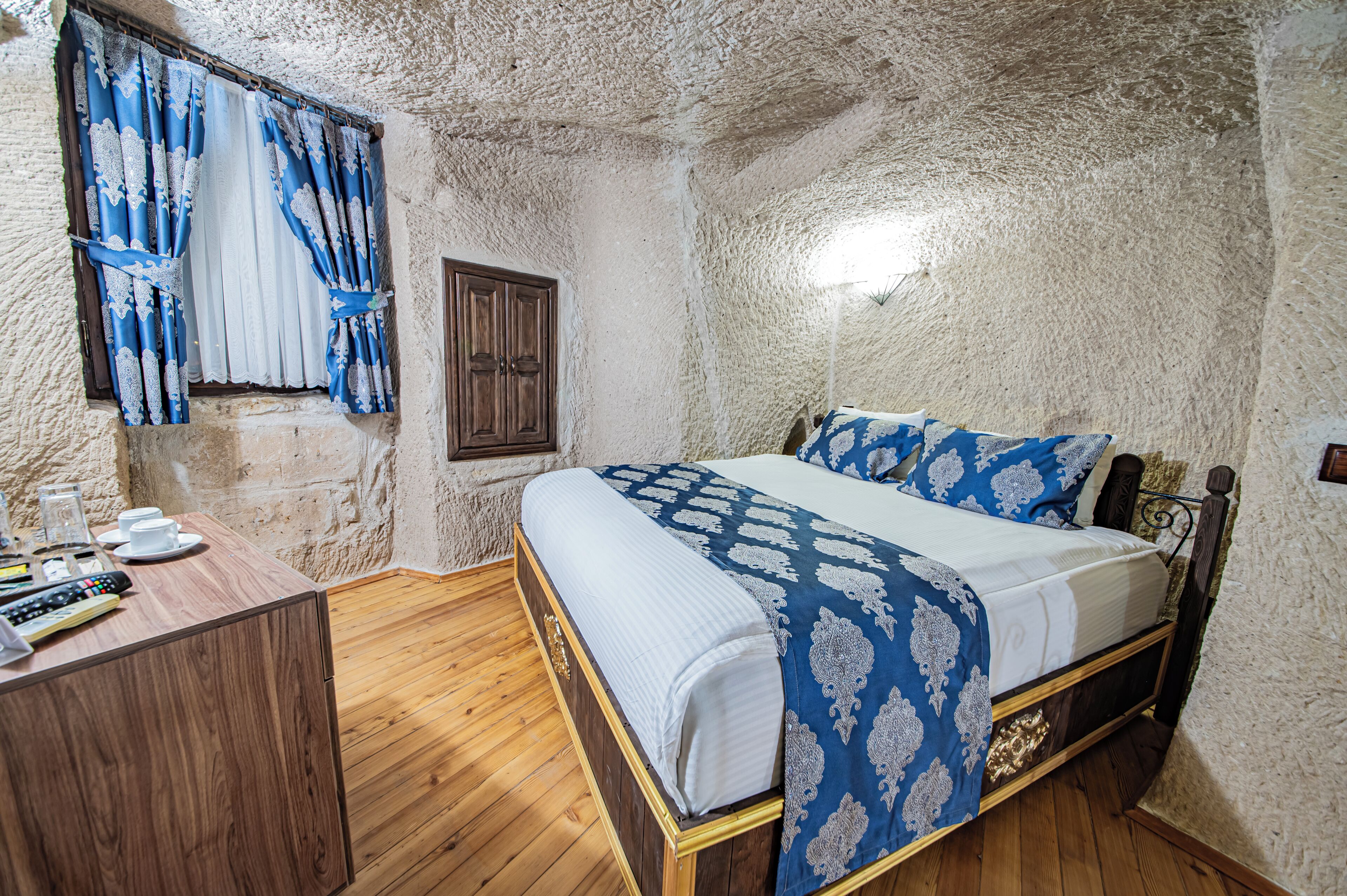 Blackout curtains, soundproofing, iron/ironing board, free WiFi