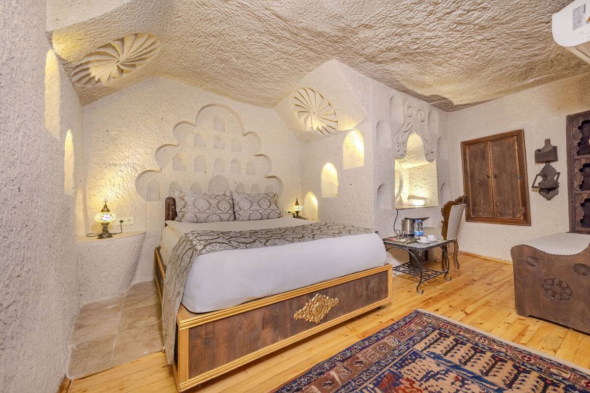 Deluxe Room | Premium bedding, minibar, blackout drapes, soundproofing