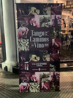 Póster vertical que anuncia Tango los Caminos del Vino 2026 en Mendoza, Argentina.