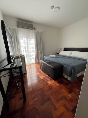 Standaard kamer, 1 twee- of 2 eenpersoonsbedden, patio, uitzicht op stad | Gratis wifi