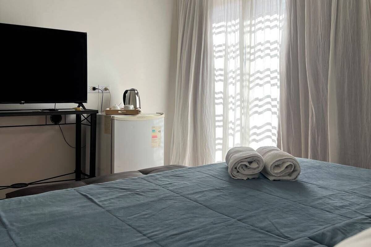 Standard Double or Twin Room, Patio, City View | WiFi (free)