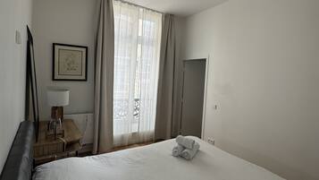 Iron/ironing board, WiFi, bed sheets