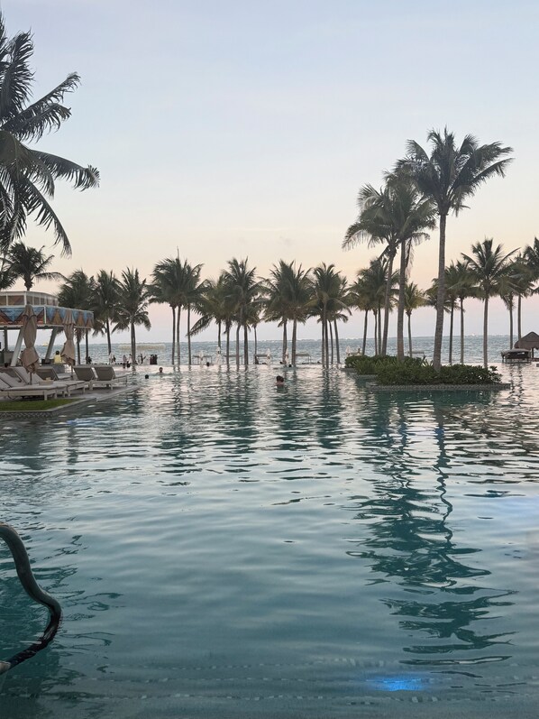 Pool - Garza Blanca - Your Dream Luxury Vacation (Continental de Isla Mujeres, Cancun)