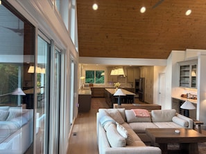 Smart TV - Luxury Norris Lakefront Mtn. Sd. Retreat  • Tram • Pvt Dock & Cove • Sleeps 16 (La Follette)