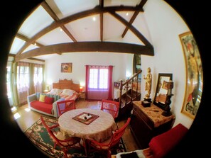 Interior - Les Maquinols - Spacious Provence Villa, Mont Ventoux, Bédoin, walk to village (Bédoin)
