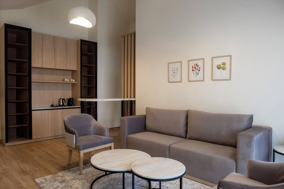 Superior Suite, Mountain View | In-room safe, desk, iron/ironing board (on request), WiFi (free)