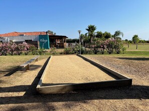 Property grounds - Beach within walking distance and pool, apartment with terrace for up to 6 people (Poggio-Mezzana)