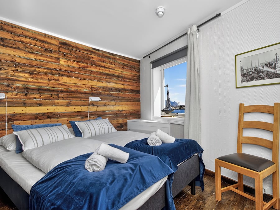 Double or Twin Room, 2 Single Beds, Mountain View, Oceanfront