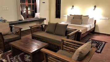 Deluxe-Doppelzimmer, Balkon, Poolblick | Innenbereich